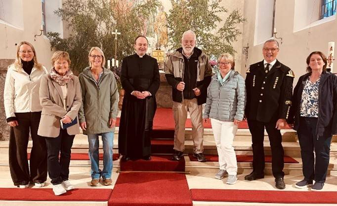 Gemeindeteam Wieden. Von links: Judith Kimmig, Christine Walleser, Rita Sprich, Pfarrer Helmut Löffler, Adolf Rombach, Ruth Behringer, Martin Kimmig, Sonja Klingele. Nicht auf dem Foto: Gisela Schwörer, Lisa Kiefer