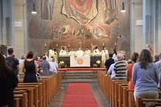 Patroziniumsfeier in Todtnau mit 9 Konzelebranten am Altar